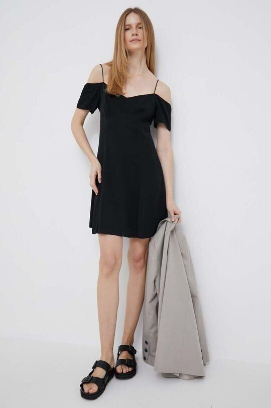 

Платье Calvin Klein Jeans, черный