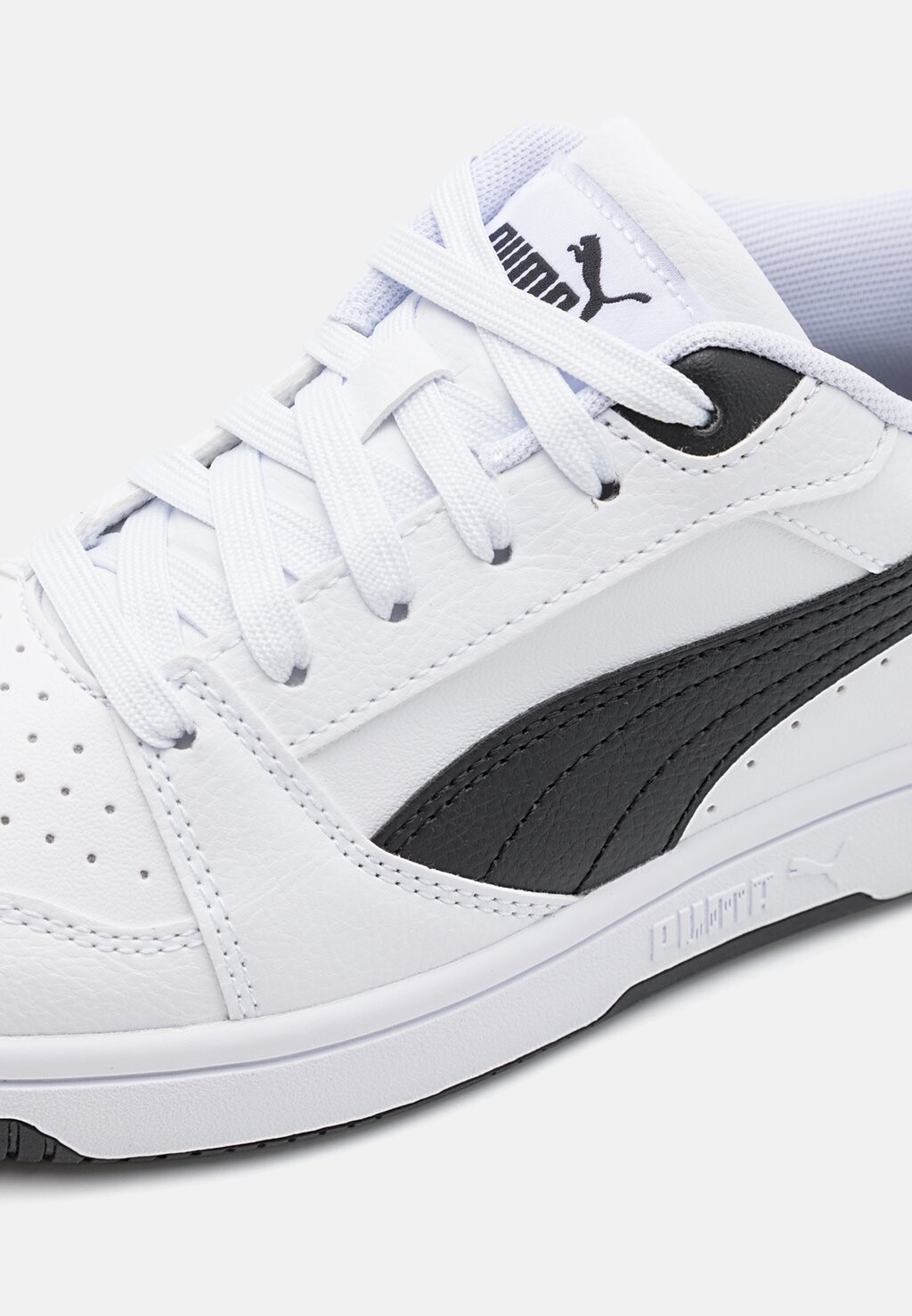 

Кроссовки на шнуровке REBOUND V6 Puma, белый