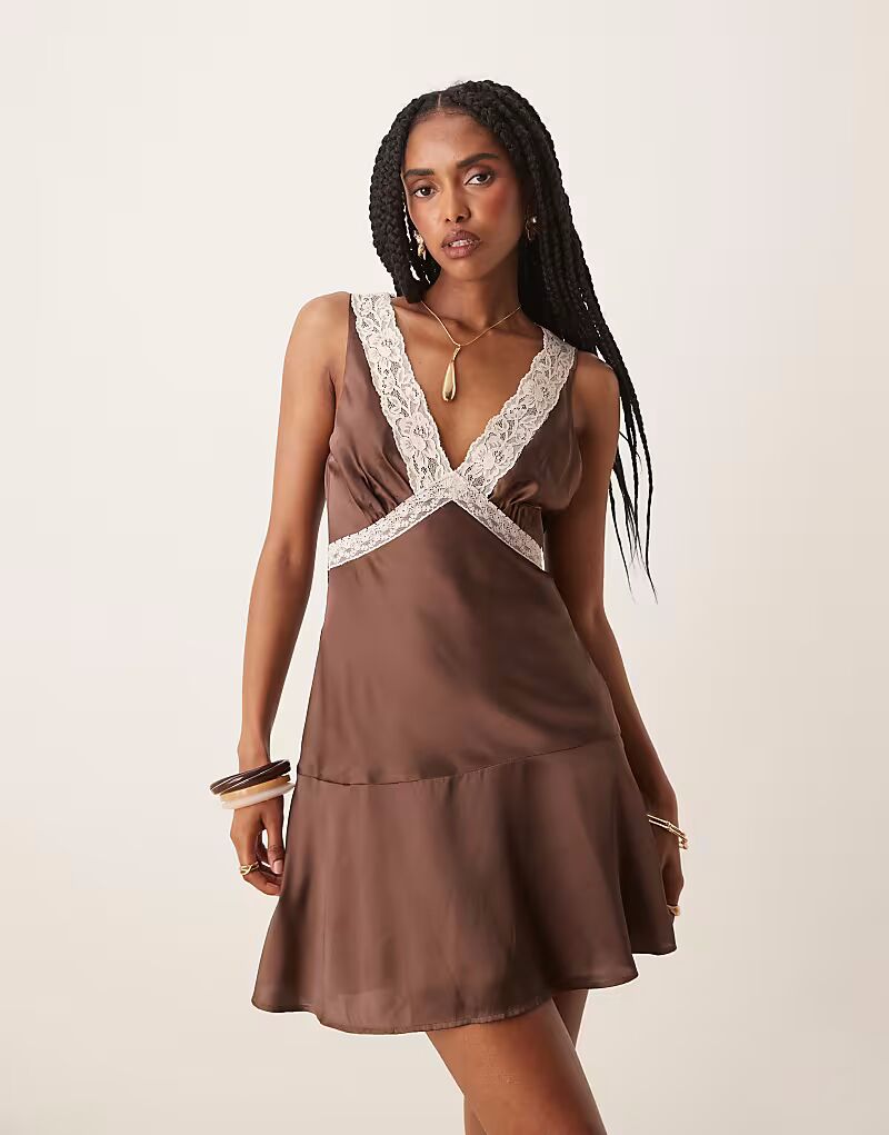 

Атласное мини-платье ASOS DESIGN с кружевной отделкой шоколадного цвета
