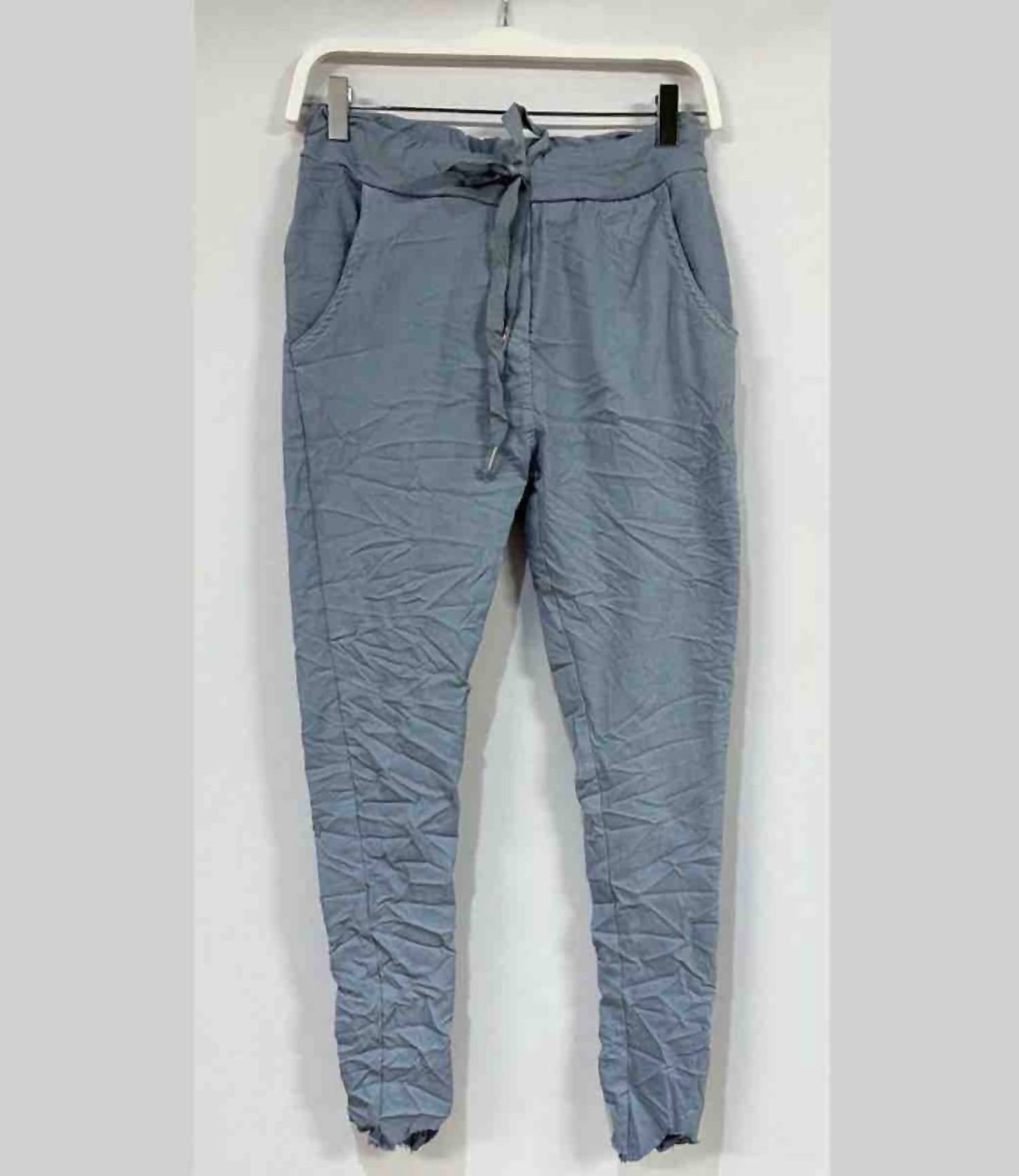 

Женские джинсовые брюки Antonella с эффектом мятости в синем цвете Venti6