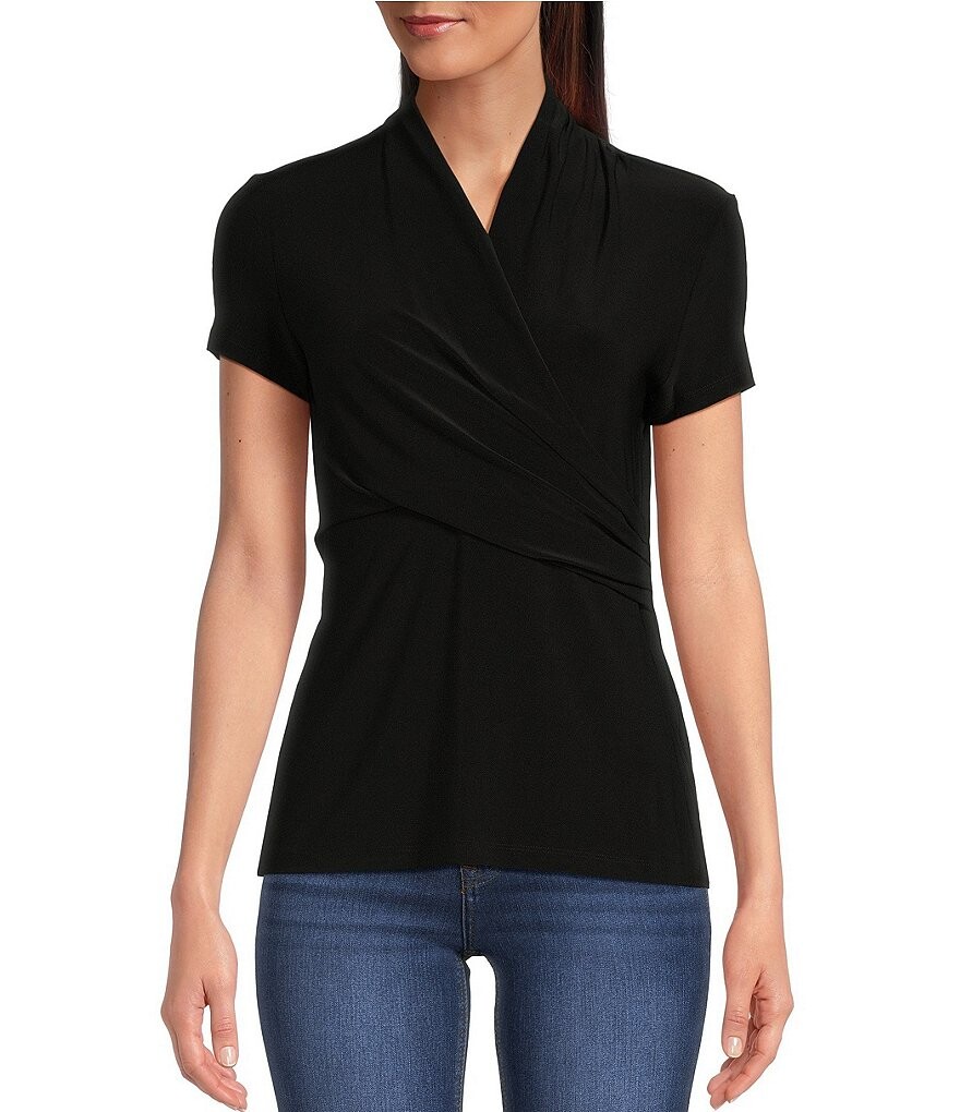 

Топ DKNY Surplice с V-образным вырезом и рюшами по бокам и короткими рукавами, черный