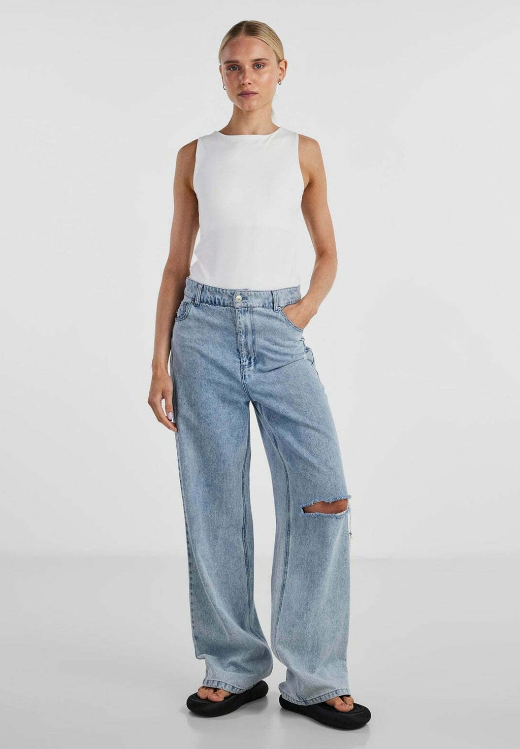 

Топ Pieces, белый