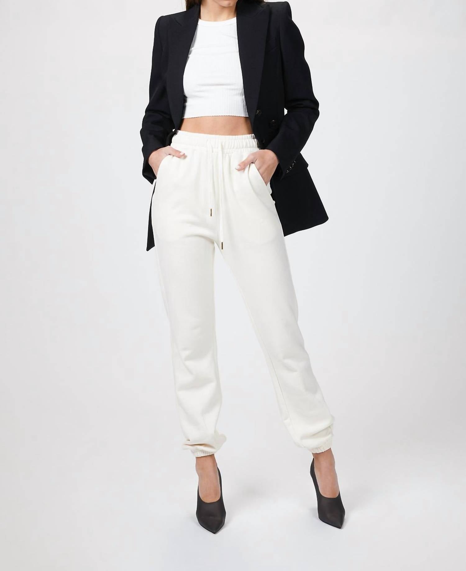 

Спортивные штаны Джоггеры в цвете Off White WeWoreWhat