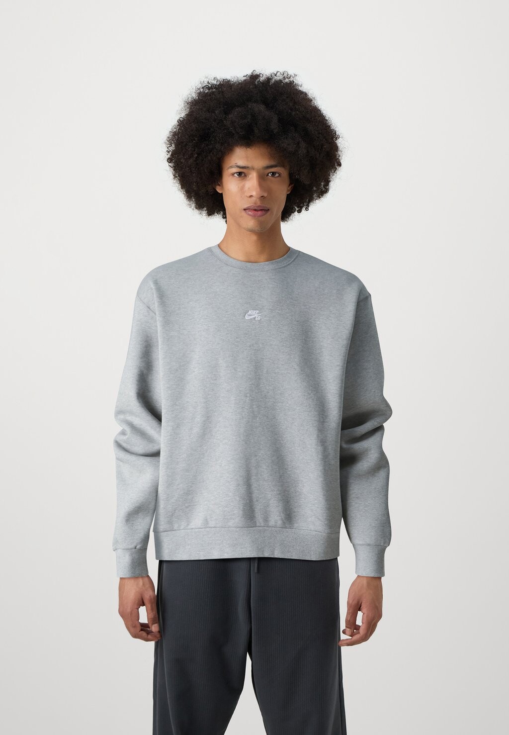 

Толстовка с капюшоном CRW ESSNTL LOGO Nike, серый