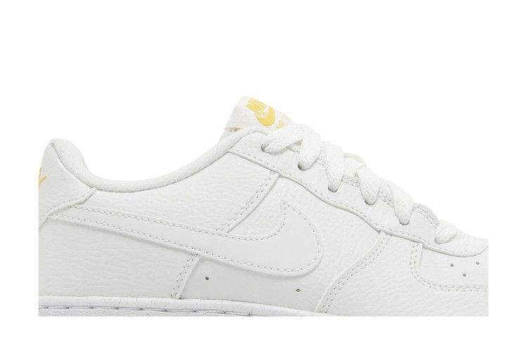 Кроссовки Nike Air Force 1 Impact Next Nature GS 'White University Gold', белый — фото 3