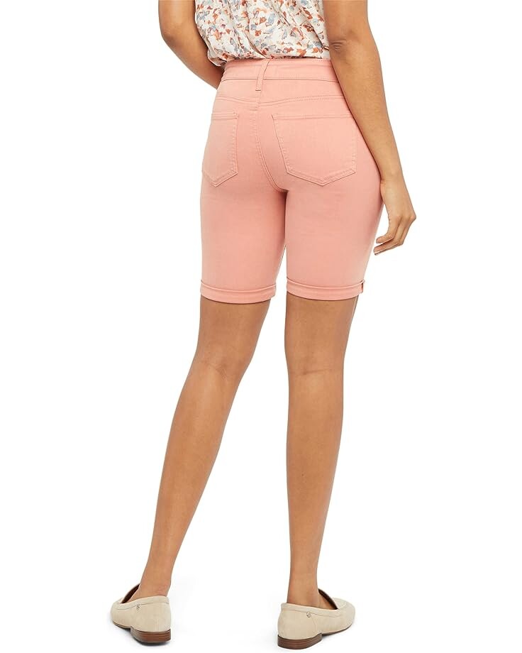 

Шорты NYDJ Ella Shorts w/ 1" Cuff in Terra Cotta, цвет Terra Cotta