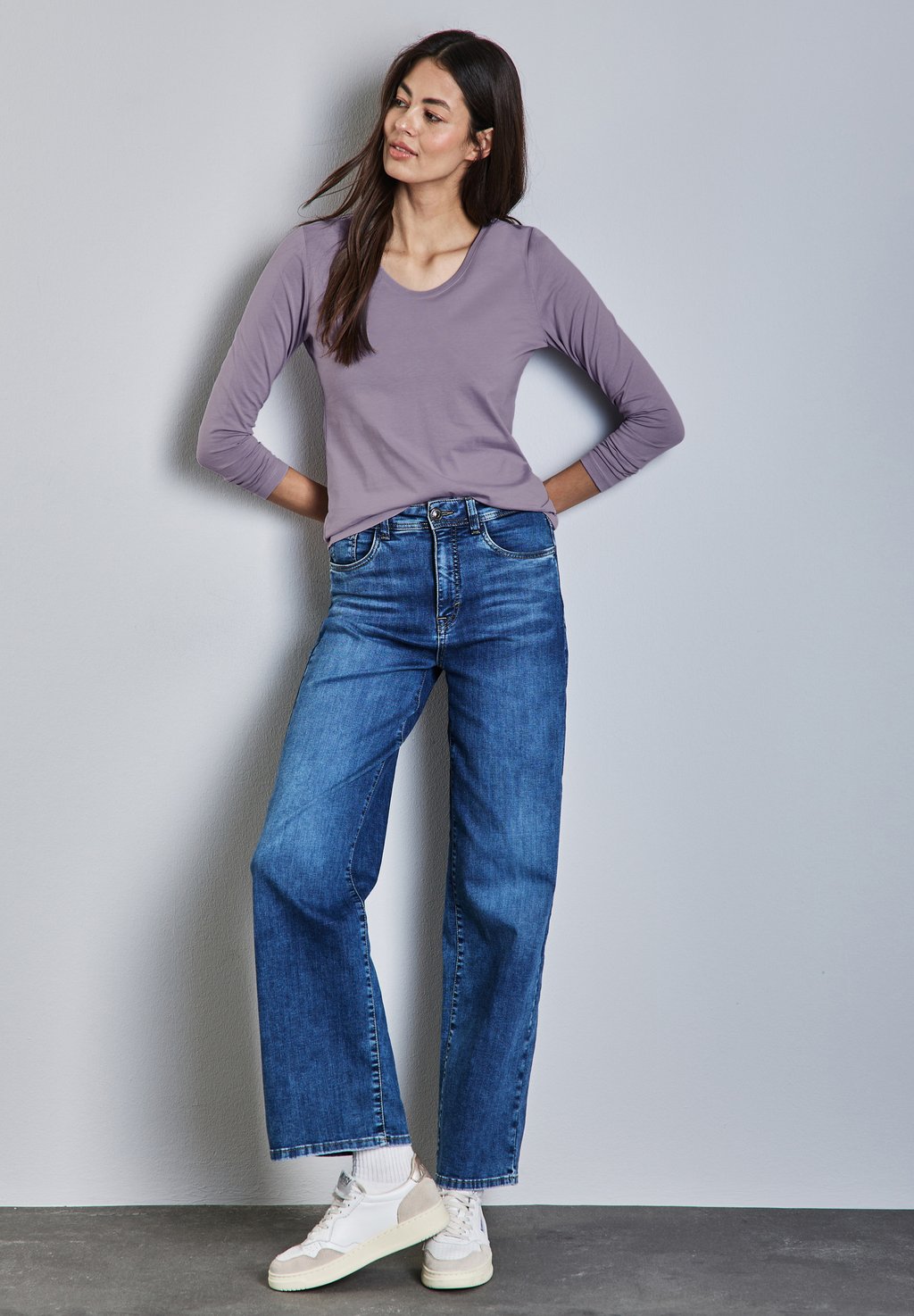 

Футболка с длинным рукавом MIT GERUNDETEM V-NECK Street One, сиреневый
