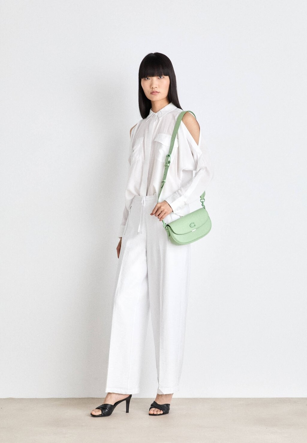 

Брюки PULL ON DRAWSTRING PANT DKNY, белый