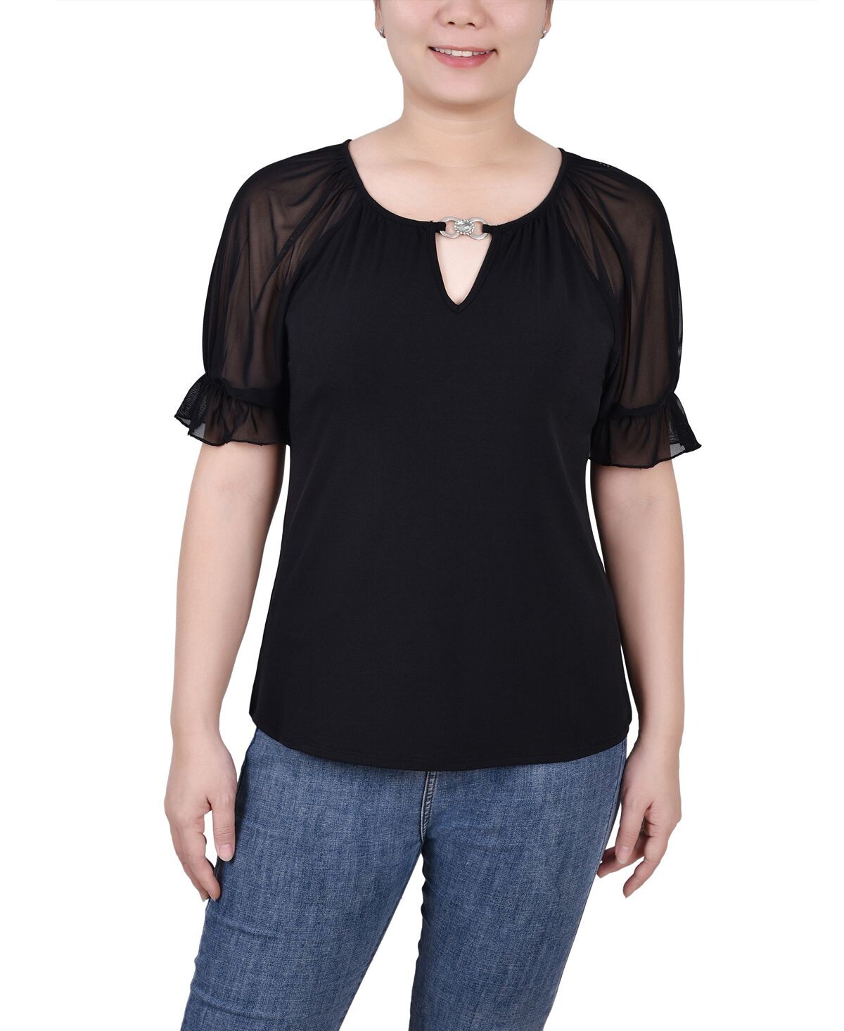 

Топ Petite с короткими рукавами и рюшами со стразами NY Collection, черный