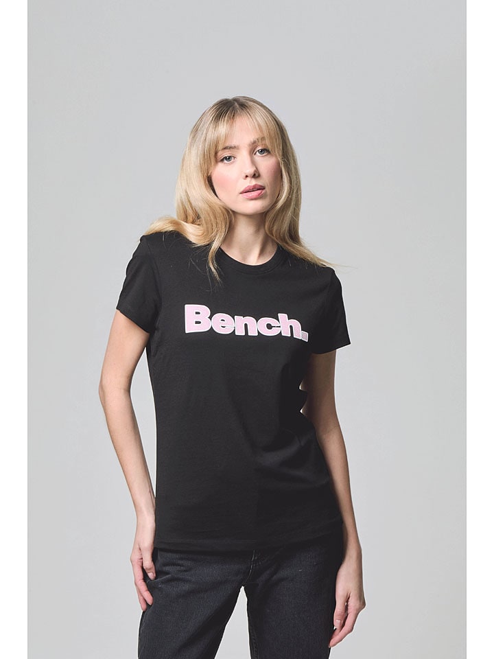 

Футболка Bench, черный