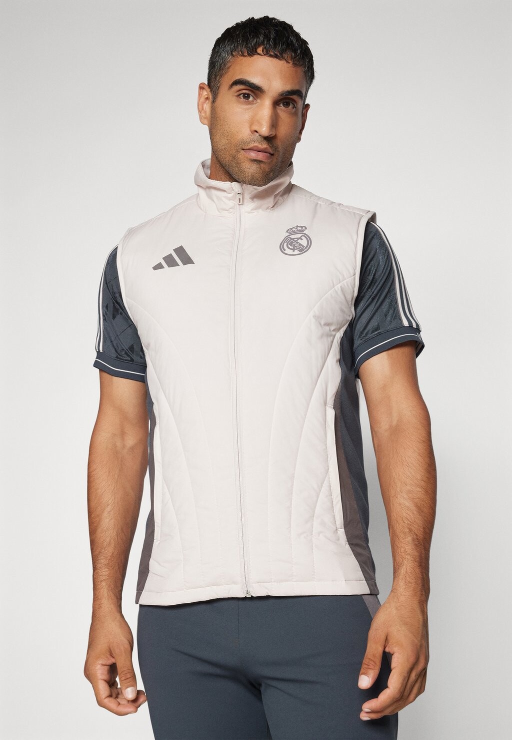 

Жилет REAL MADRID EU WINTER VEST adidas, лиловый