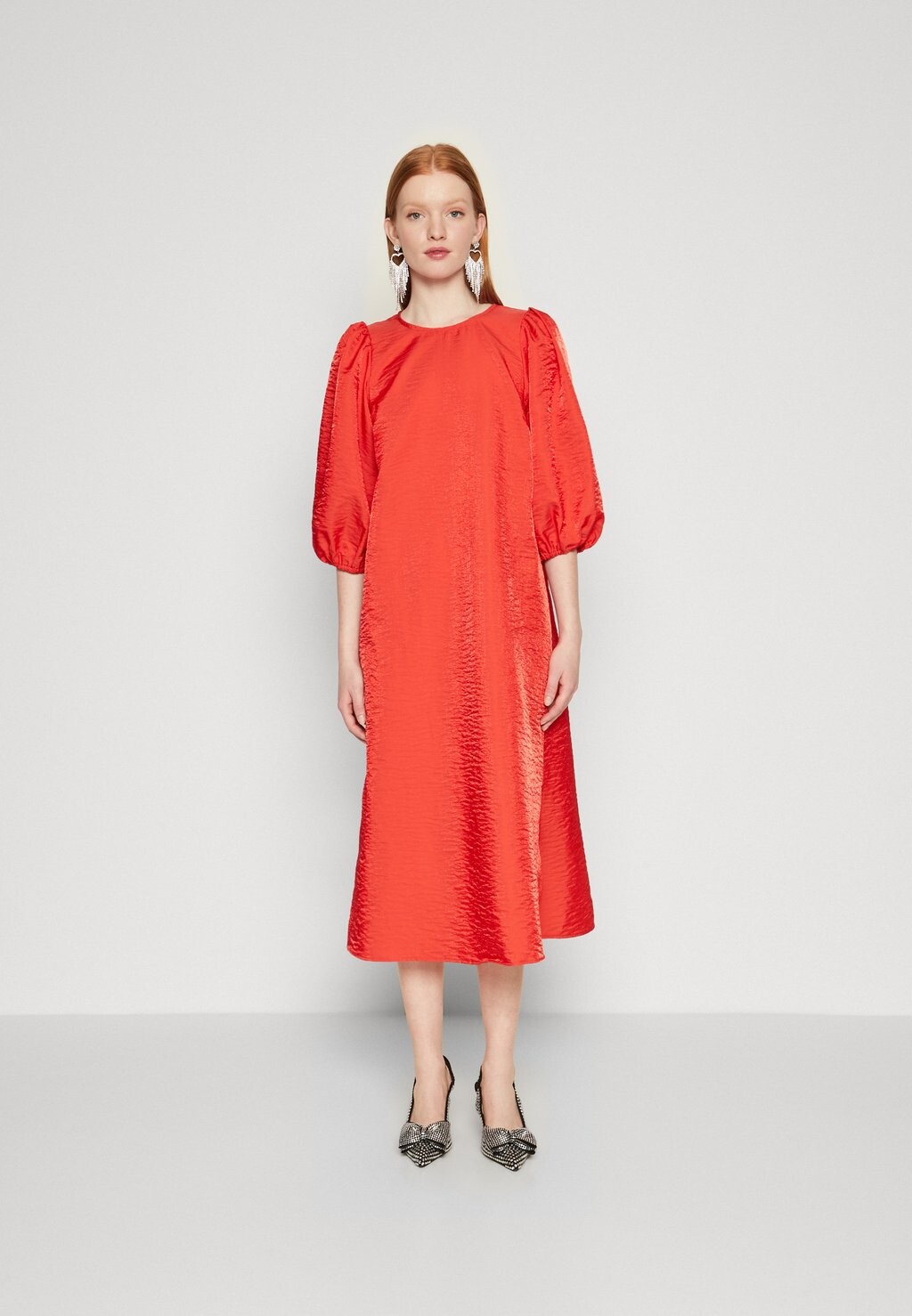 

Летнее платье Vimabelle Миди Платье VILA, цвет poppy red