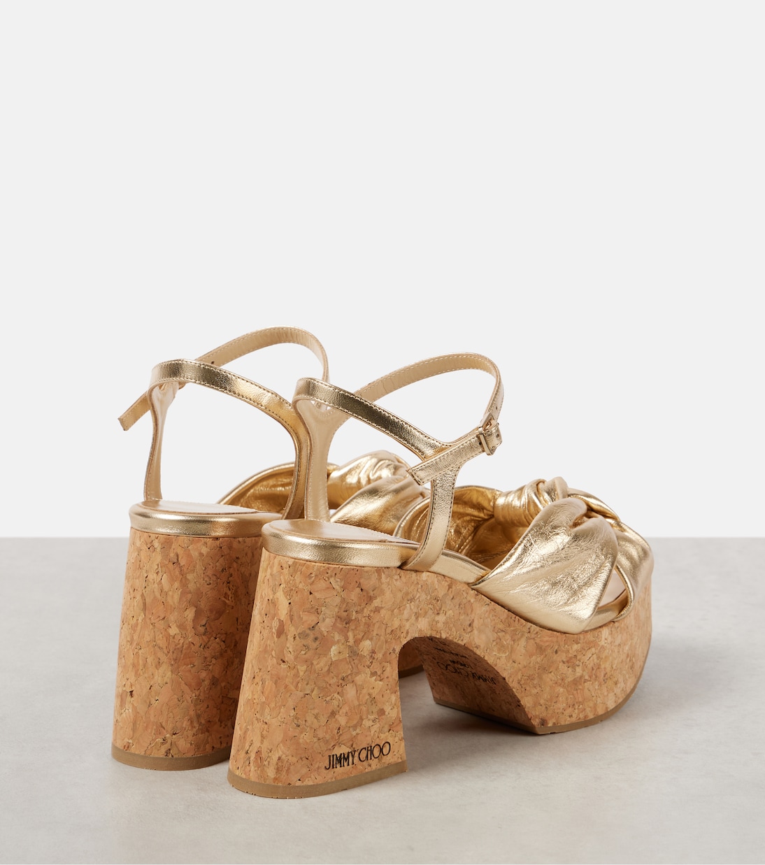 Босоножки Heloise 95 из металлизированной кожи на танкетке Jimmy Choo, золотой — фото 3