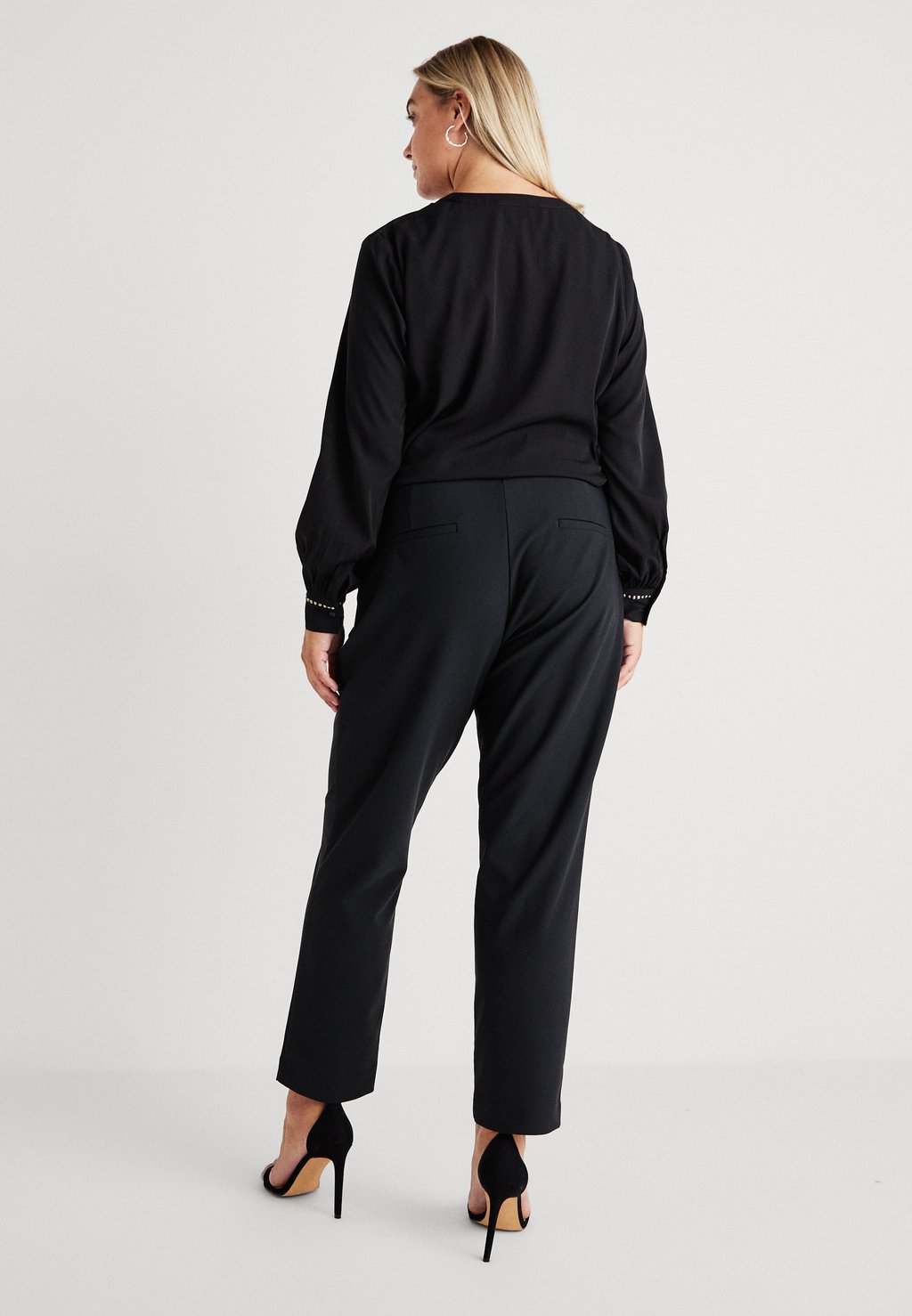 

Брюки CARTRAVEL CIGARETTE PANT ONLY Carmakoma, черный