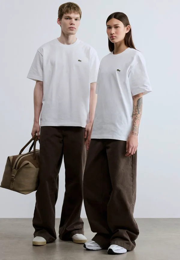 Футболка унисекс Lacoste белый, базовая, 100% хлопок — фото 2