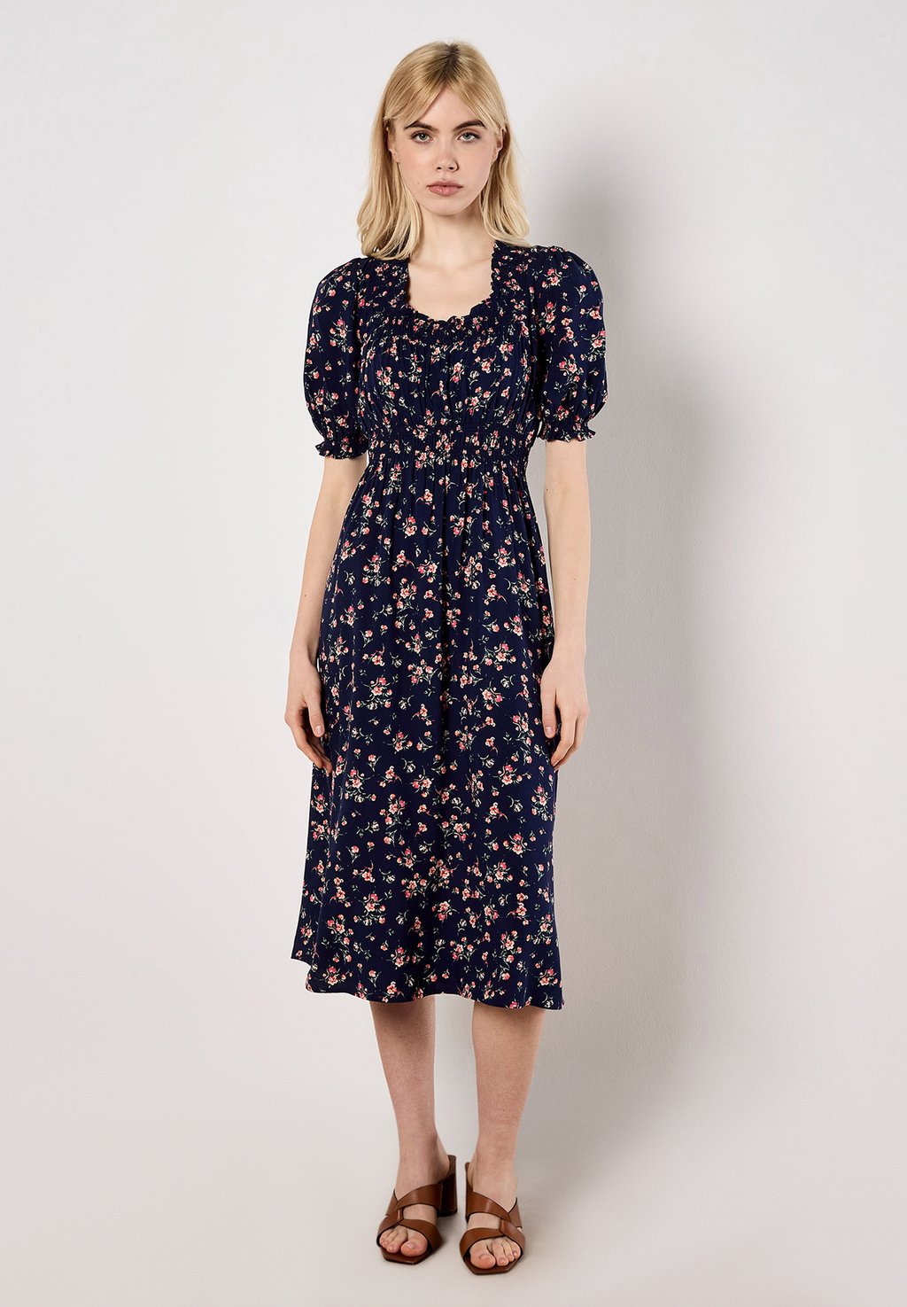 

Повседневное платье DITSY FLORAL MILKMAID MIDI Apricot, темно-синий
