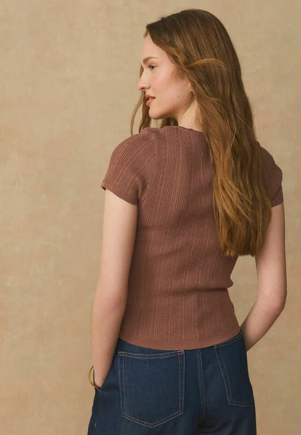 Футболка с коротким рукавом и ажурным вырезом-лодочкой. Next, Chocolate Brown — фото 3