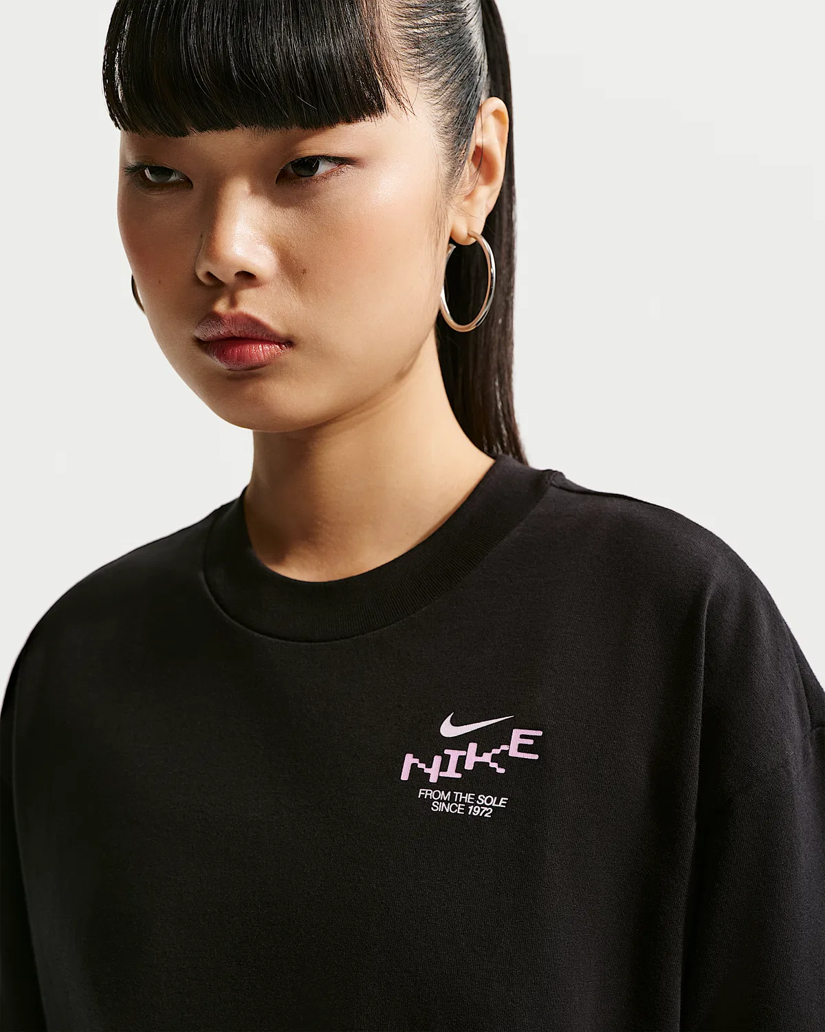 Женская оверсайз укороченная футболка Nike Sportswear, Black — фото 3