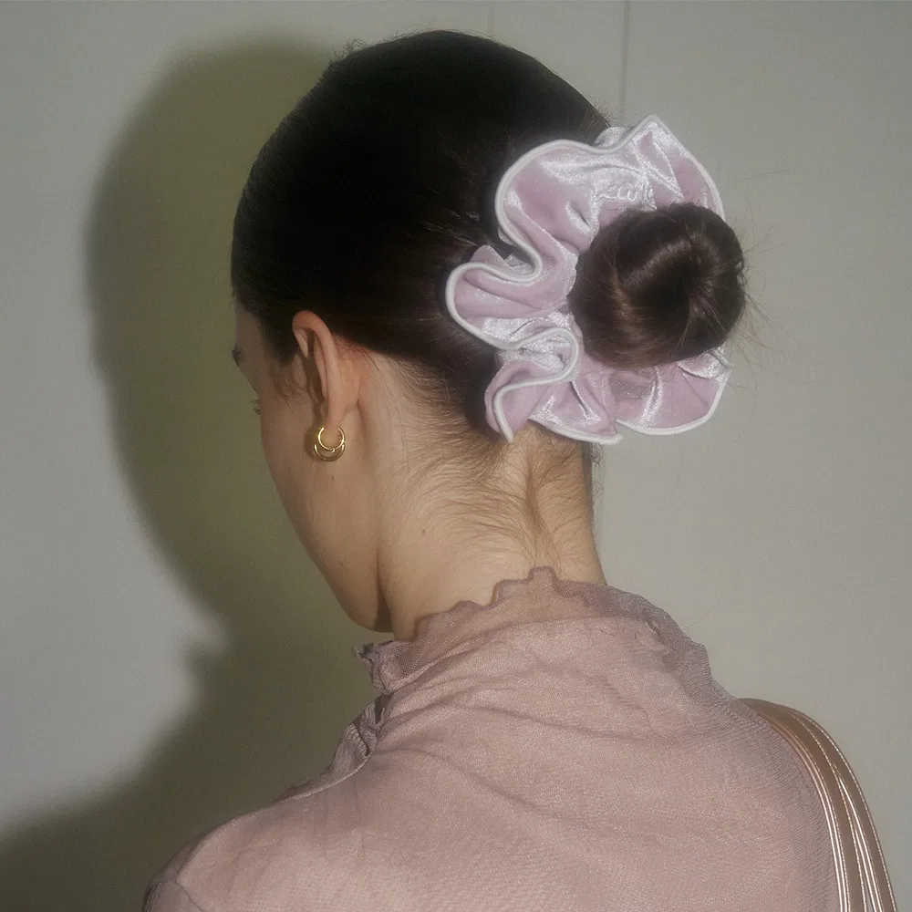 Шу-шу HEEARI Bloom Velvet Scrunchie, сиреневый