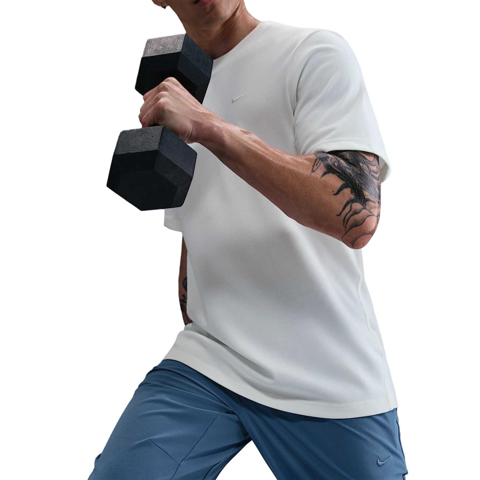 Nike Футболка Swoosh Dri-Fit мужская белая — фото 4