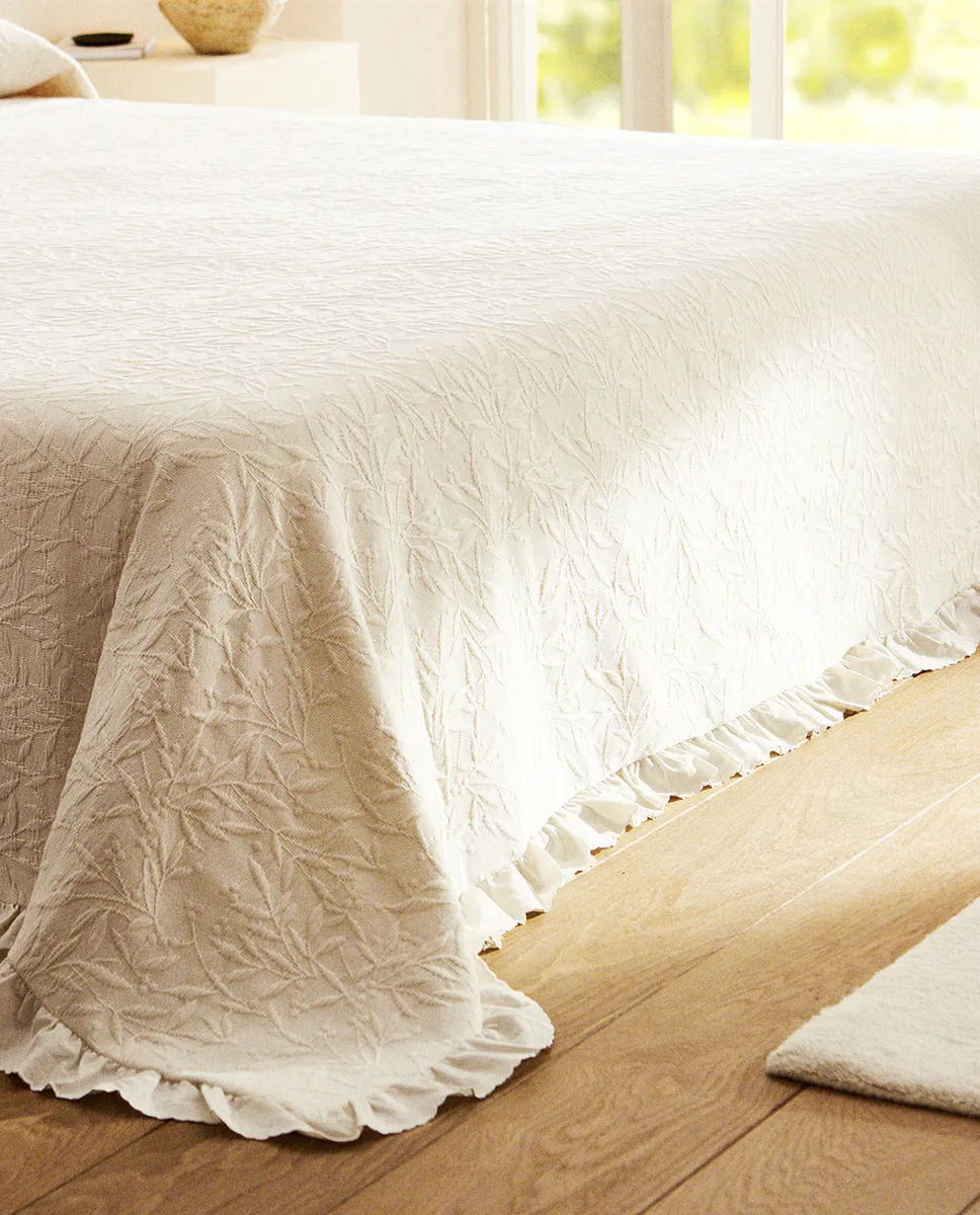 

Жаккардовое покрывало Zara Home, экрю