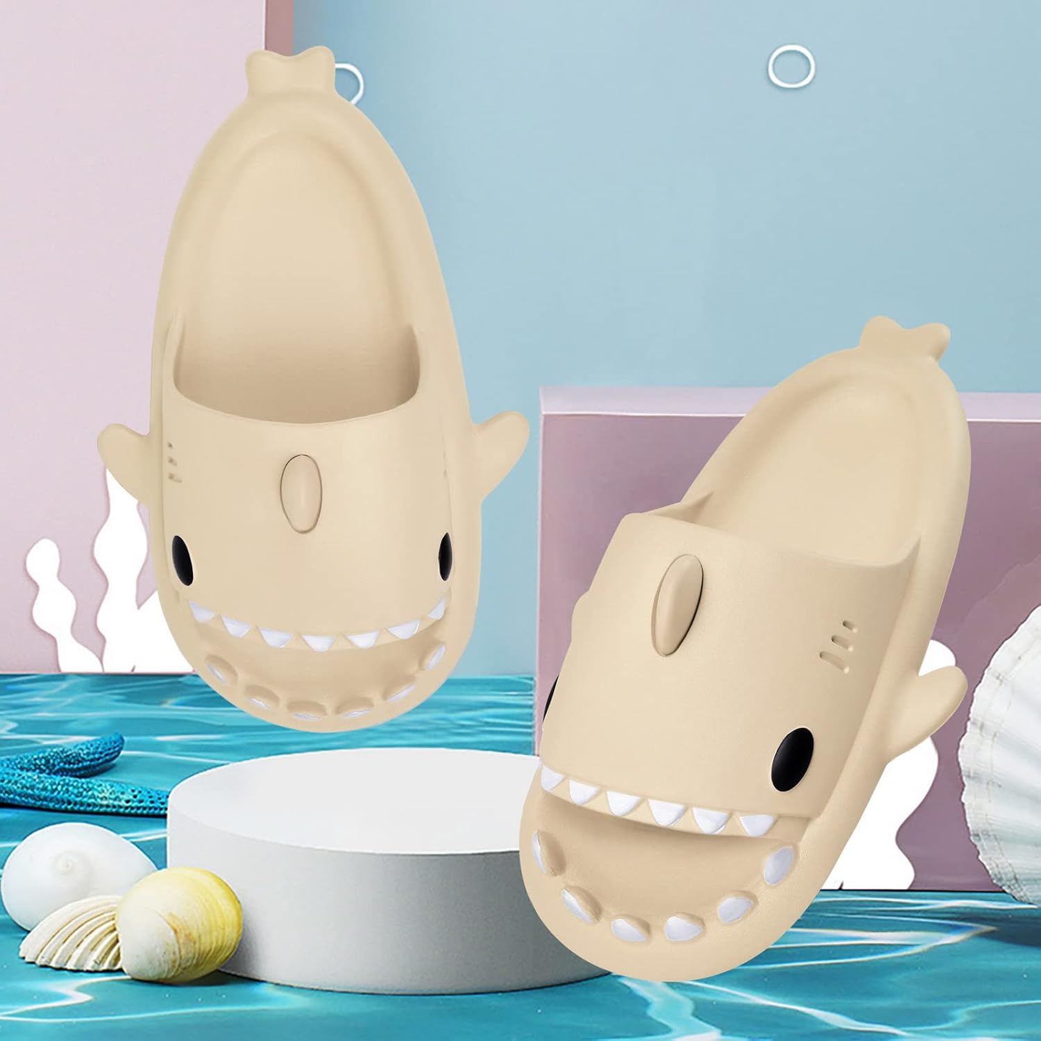 Шлепанцы MoneRffi Shark для женщин и мужчин, Cloud Shark, оригинальные открытые сандалии, милые тапочки в виде акулы, нескользящие для пляжа, бассейна и душа, бежевый — фото 2