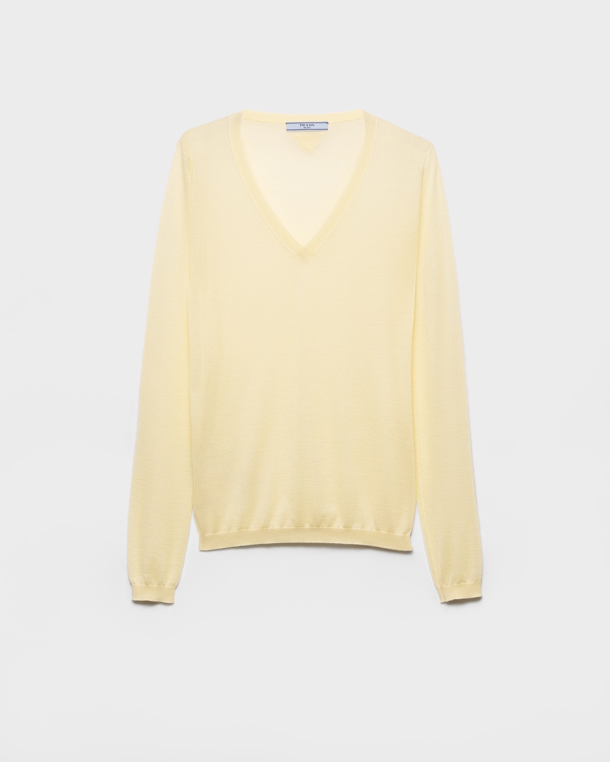 

Кашемировый и шелковый свитер с V-образным вырезом Prada, кремовые