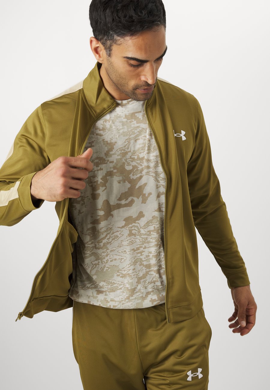 

Спортивный костюм Under Armour RIVAL TRACK SUIT, Canteen Green/Field Khaki /Green