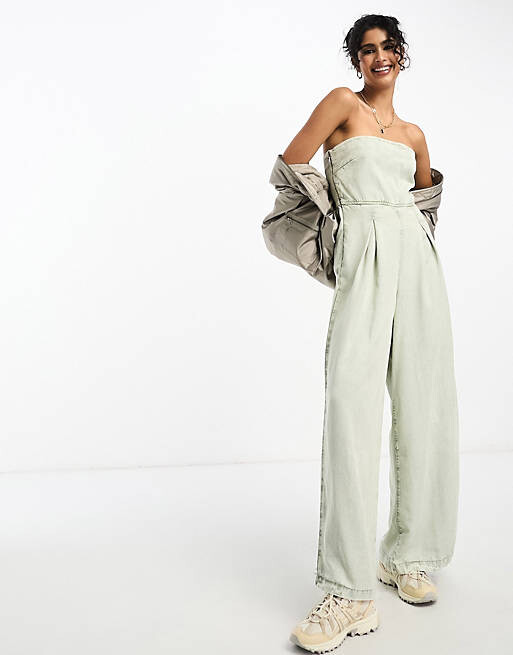

Светло-зеленый льняной комбинезон с открытыми плечами River Island