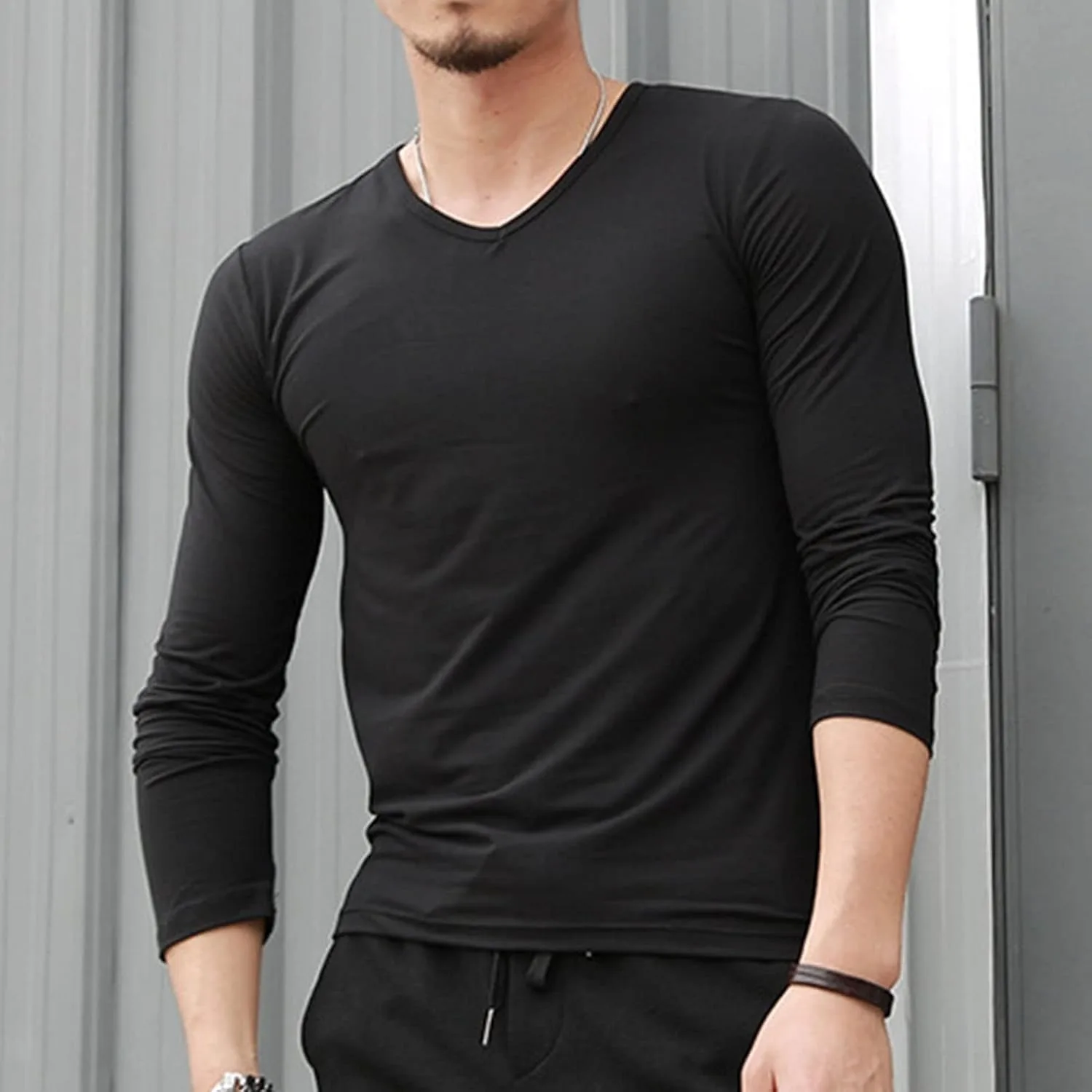 Мужская футболка с V-образным вырезом и длинным рукавом Slim Fit — фото 4