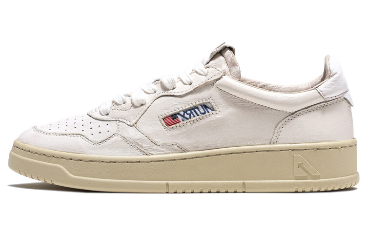 

Medalist Leather Low Goatskin White Womens Autry