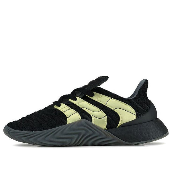 

Кроссовки собакив буст Adidas, черный