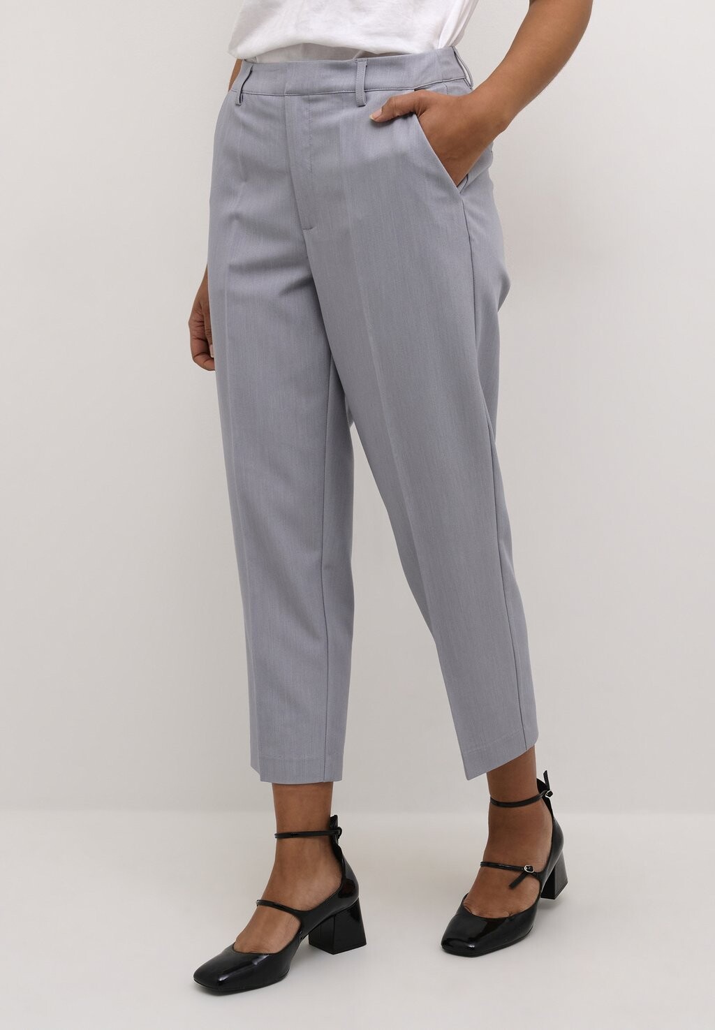 

Тканевые брюки SAKURA CROPPED ZIPPER Kaffe, песочный