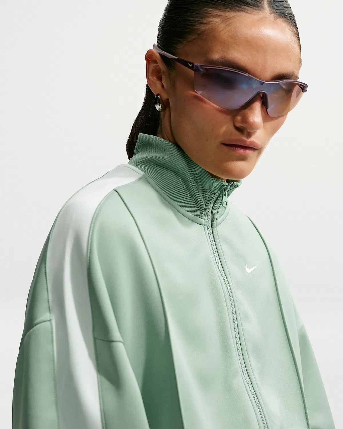Женская ветровка Nike Sportswear, Steam/Barely Green/Sail — фото 3