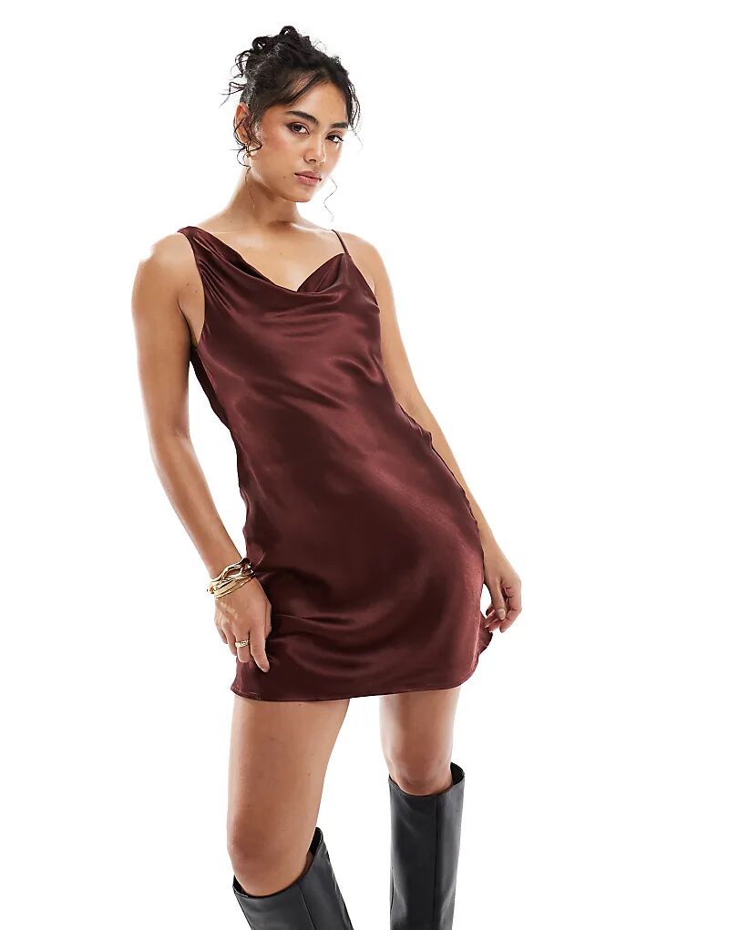 

Атласное мини-платье с воротником-хомутиком Miss Selfridge