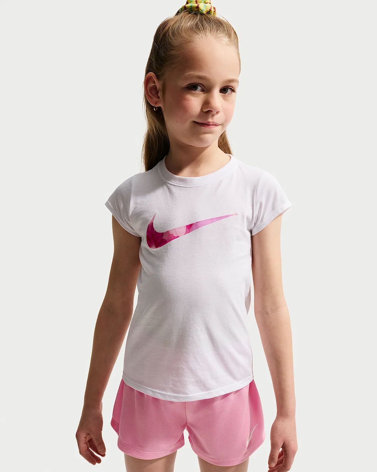 Детский комплект из 2 предметов: шорты из сетки Nike Move With Nature, Medium Soft Pink — фото 2