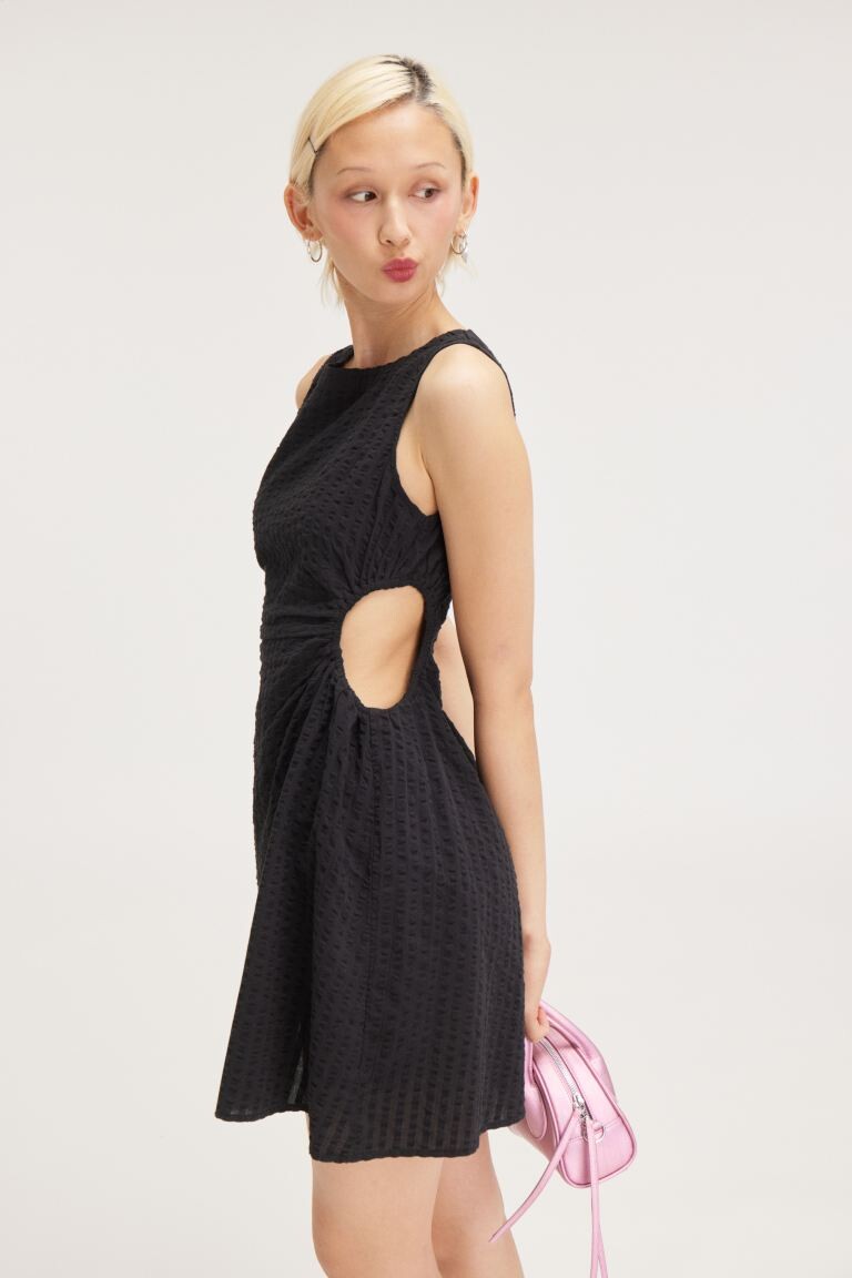 

Мини-Платье с вырезами Monki, черный