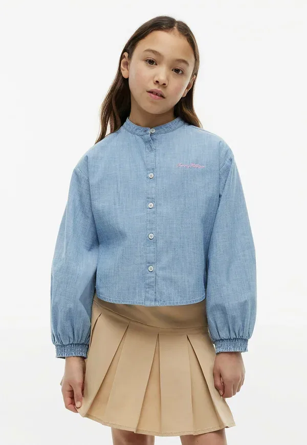 Блуза с вышивкой Relaxed fit logo embroidery chambray shirt - button-down blouse Tommy Hilfiger, Denim Color 01 — фото 2