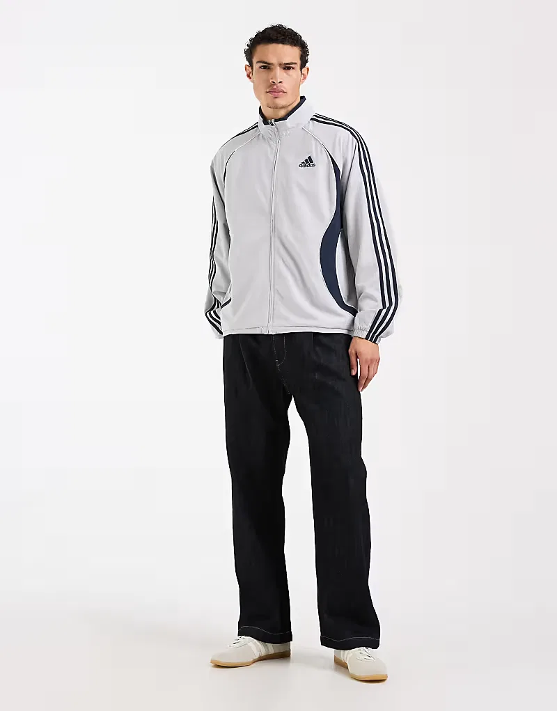 Серая спортивная футболка Adidas Originals Teamgeist adicolor Two