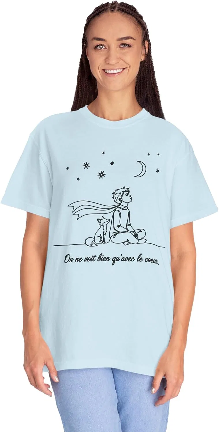Женская футболка с принтом Embroider Classic French Illustration Prince Line Art | French Quote On ne voit bien qu'avec le cœur, Chambray — фото 2