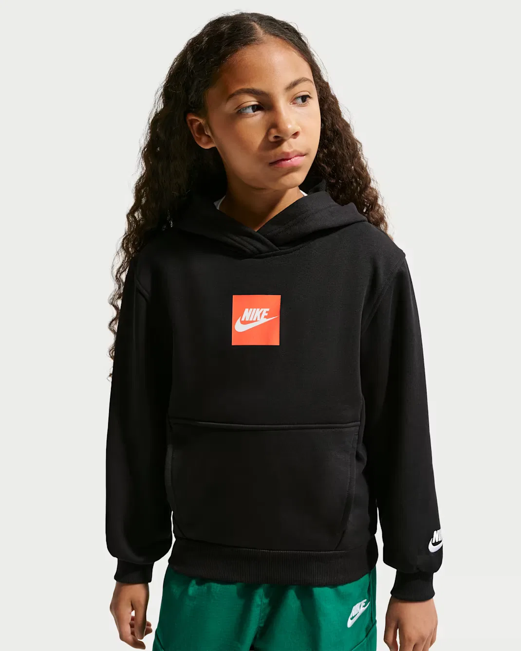 Толстовка из французского махрового трикотажа для детей постарше Nike Sportswear Club, Black/White — фото 2