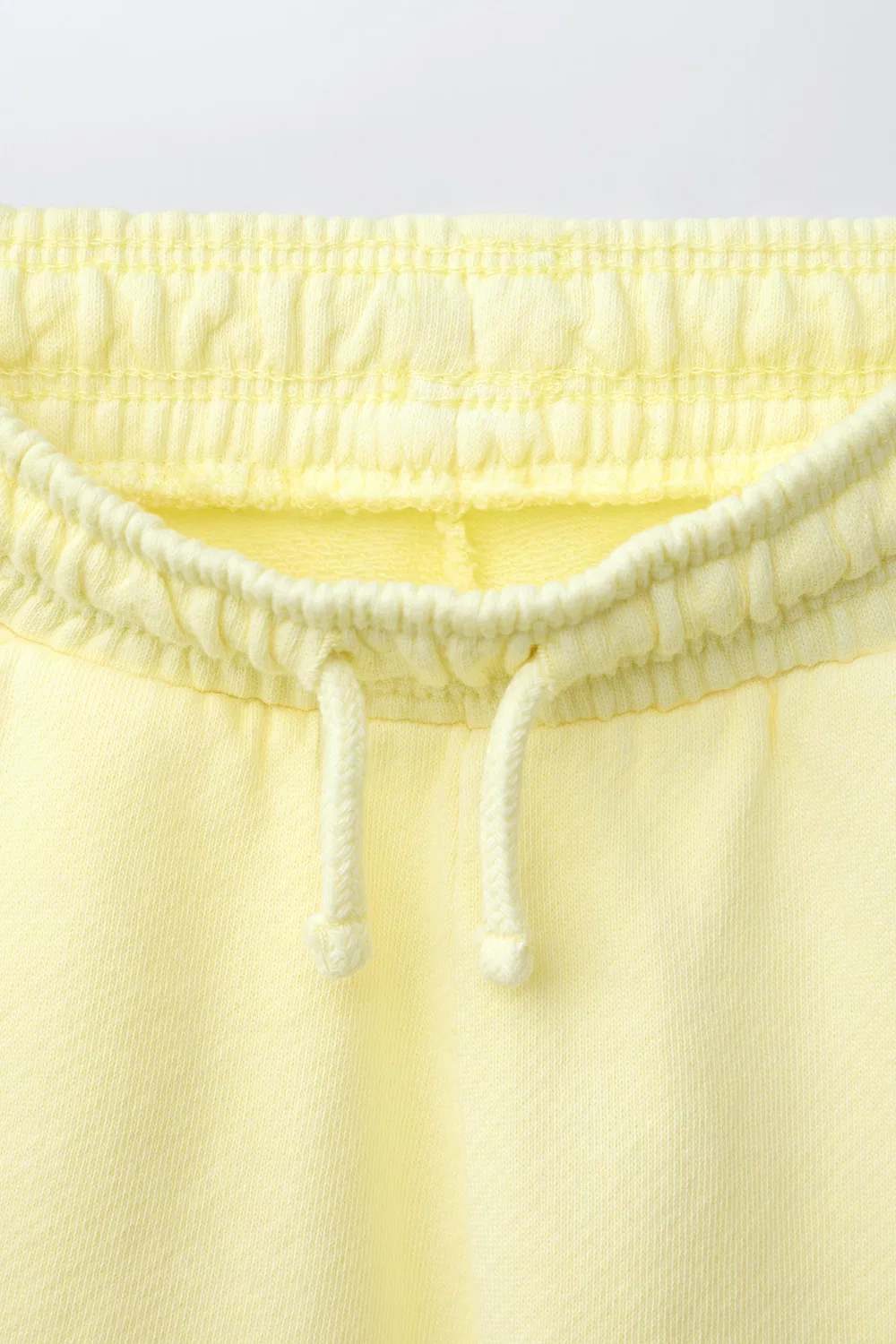 Плюшевые бермудские шорты с вышивкой, окрашенные в готовом виде ZARA, Light Yellow — фото 3