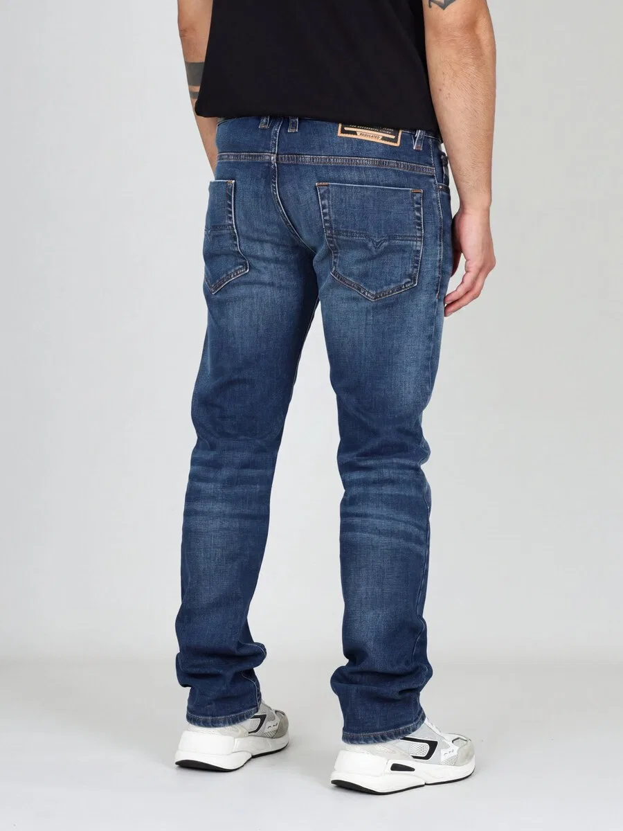Джинсы DIESEL Regular Jeans 'LONG SAFADO-X' темно-синего цвета — фото 3