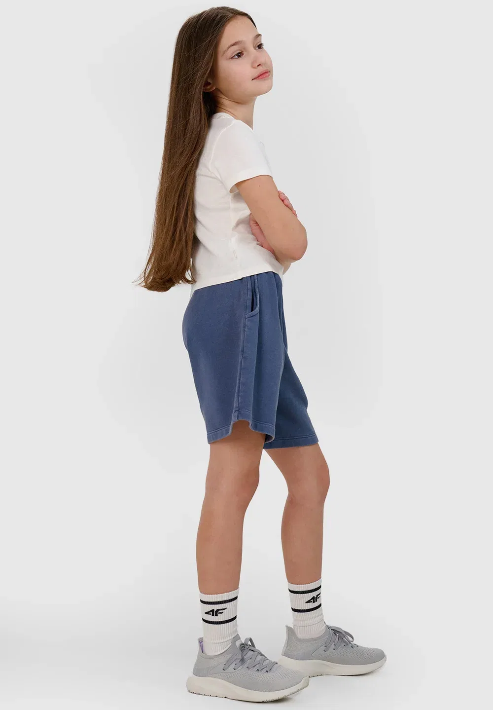 Spodenki dresowe dziewczęce - granatowe 122 (6-7 лат) - спортивные шорты 4F, Denim — фото 4