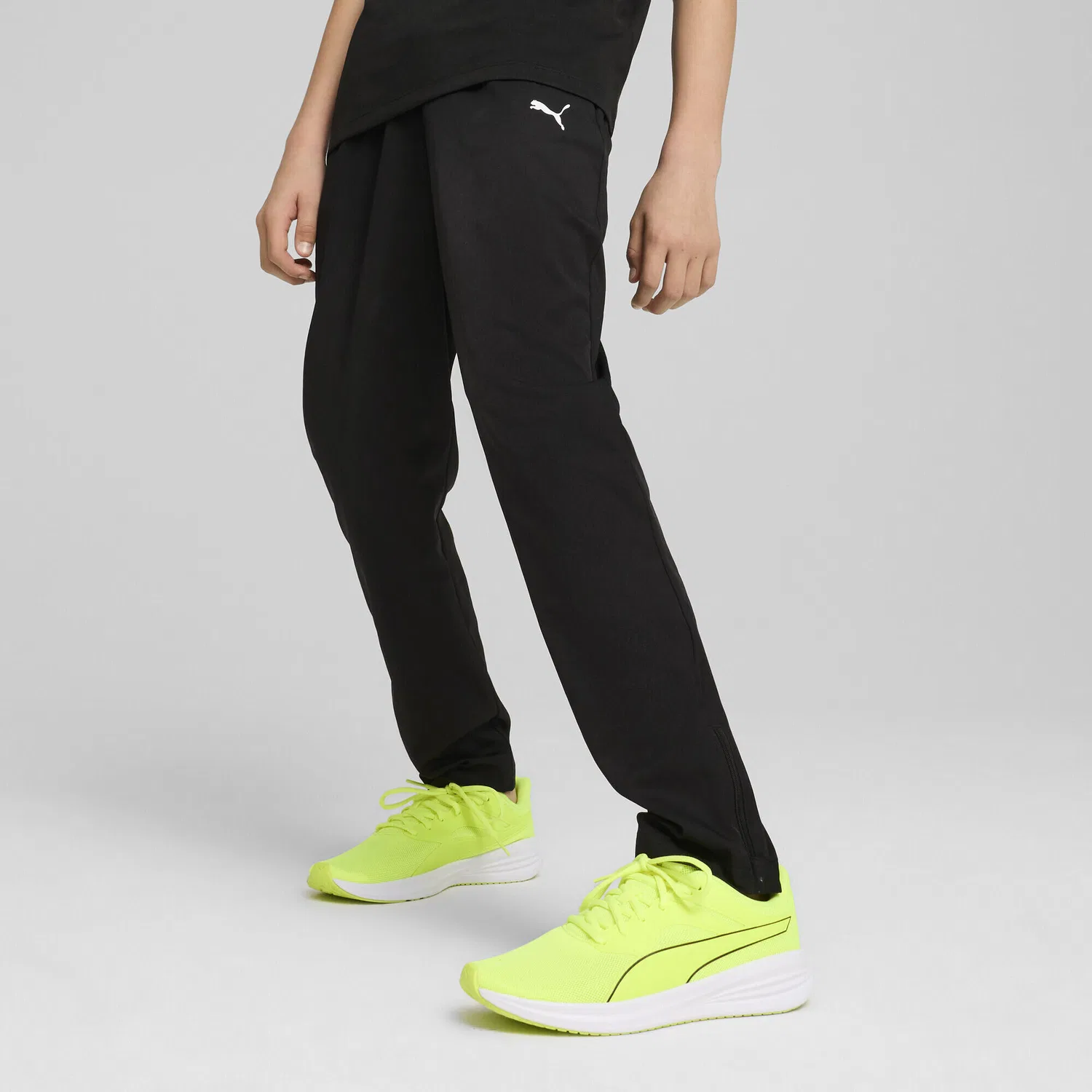 Детские спортивные штаны зауженные Train All Day Essentials Puma, Schwarz — фото 2