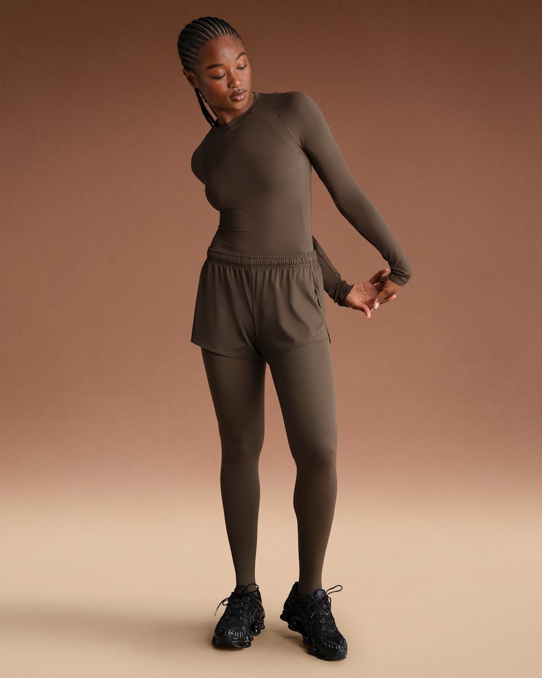 

Шорты NikeSKIMS Airy Women's Mini, темно-коричневый