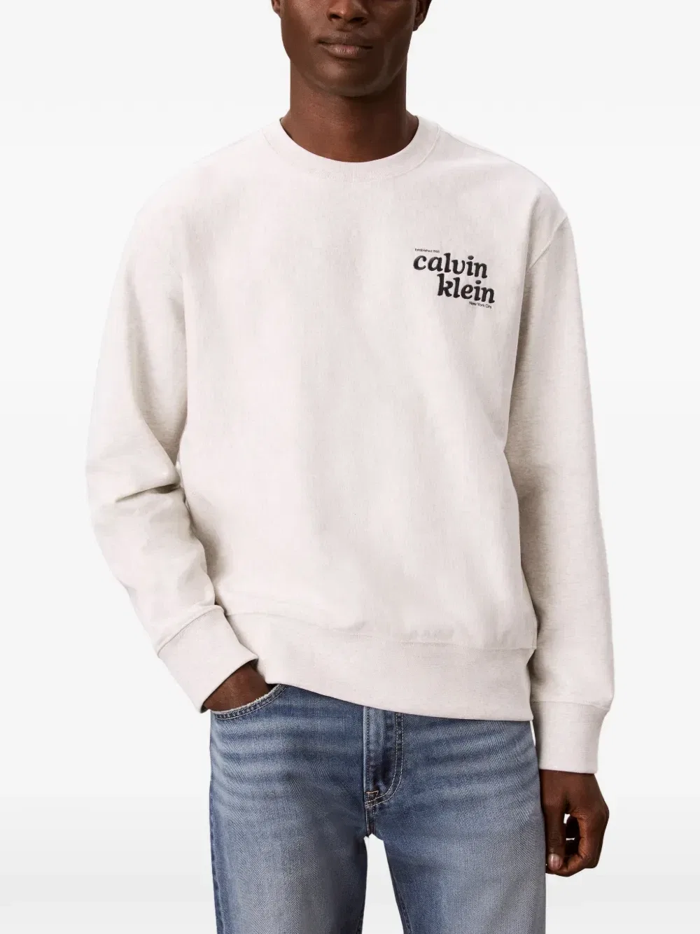 Свитер с логотипом и круглым вырезом Calvin Klein, бежевый — фото 3