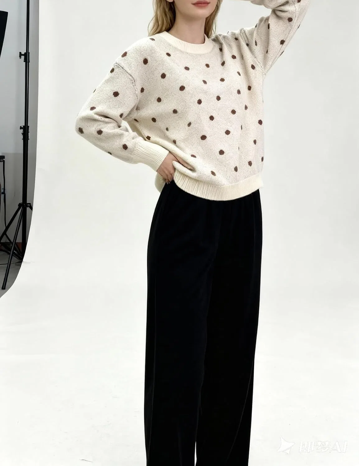 Женский свитшот-свитер с принтом в горошек, оверсайз, Polka Dot Pullover, чёрный — фото 2