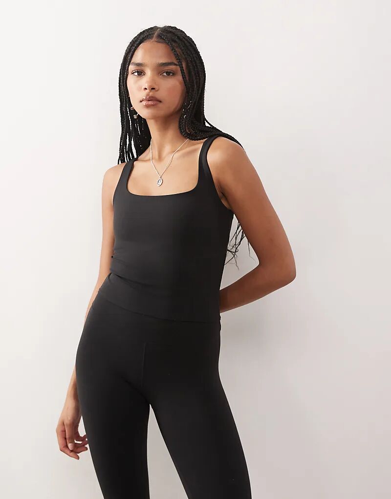 

Двухслойный бесшовный эластичный топ с квадратным вырезом черного цвета Weekday, сочетающийся и сочетающийся