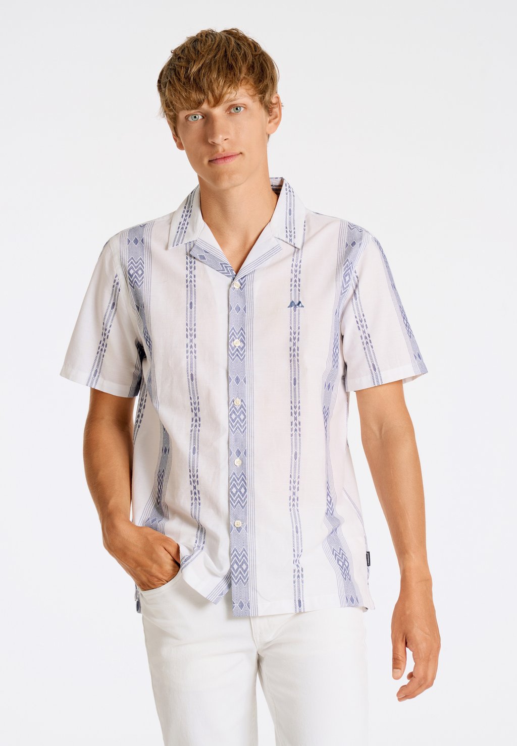 

Рубашка DOBBY STRIPE S/S RESORT Lindbergh, белый